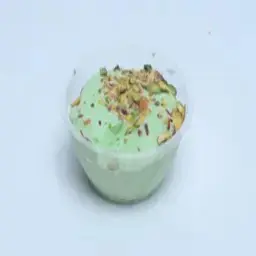 بوظة عربية بالقشطة والفستق الحلبي